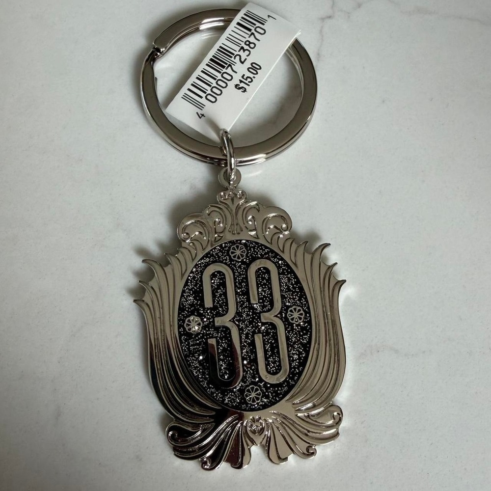 Disney Club 33 Crest Keychain Silver Black Glitter Logo Disneyland Exclusive New